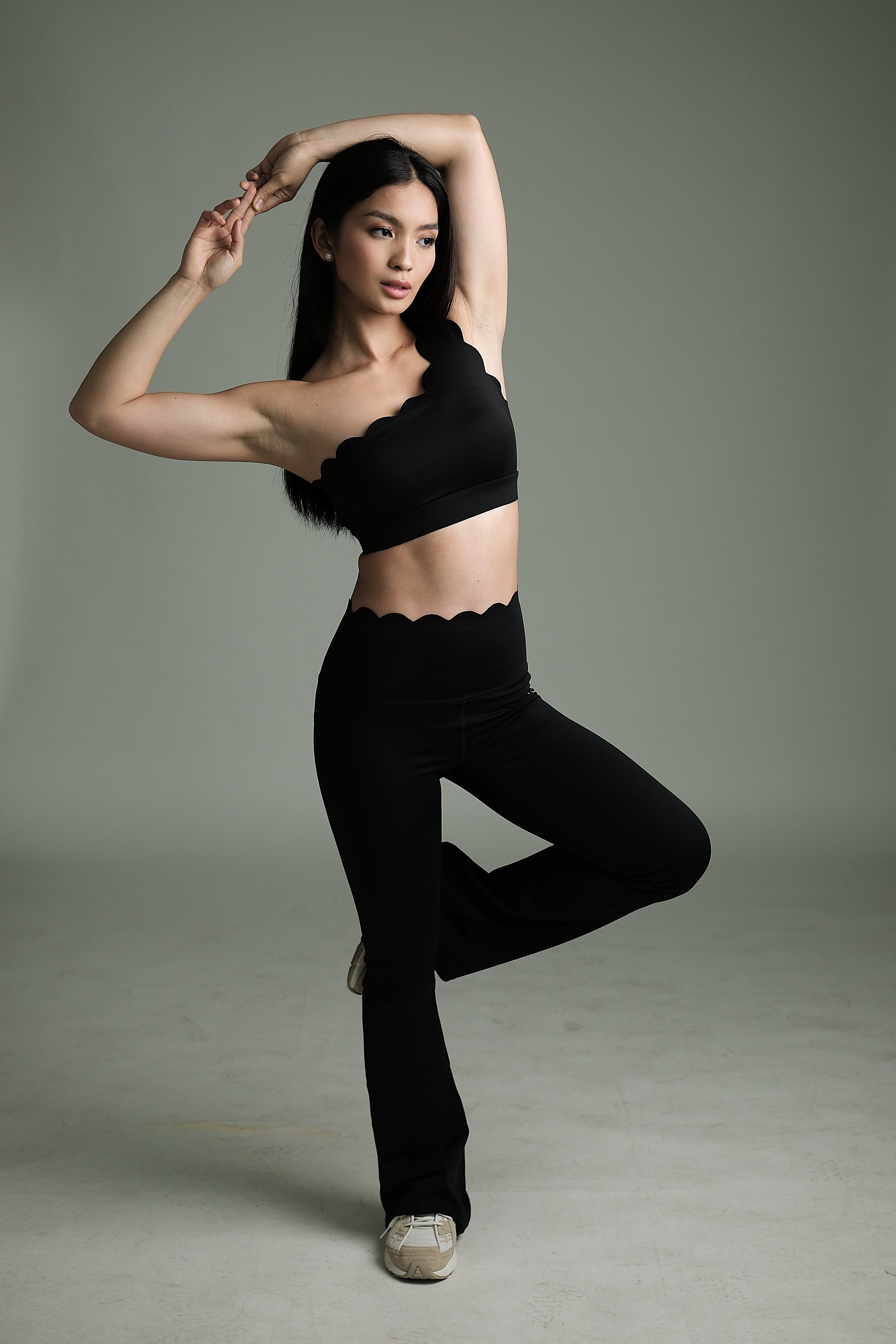 CORE LUXE FLARED PANTS CHARCOAL