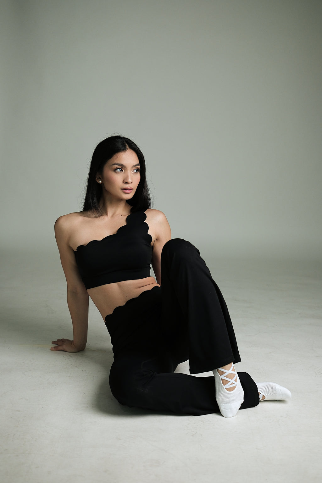 CORE LUXE FLARED PANTS CHARCOAL