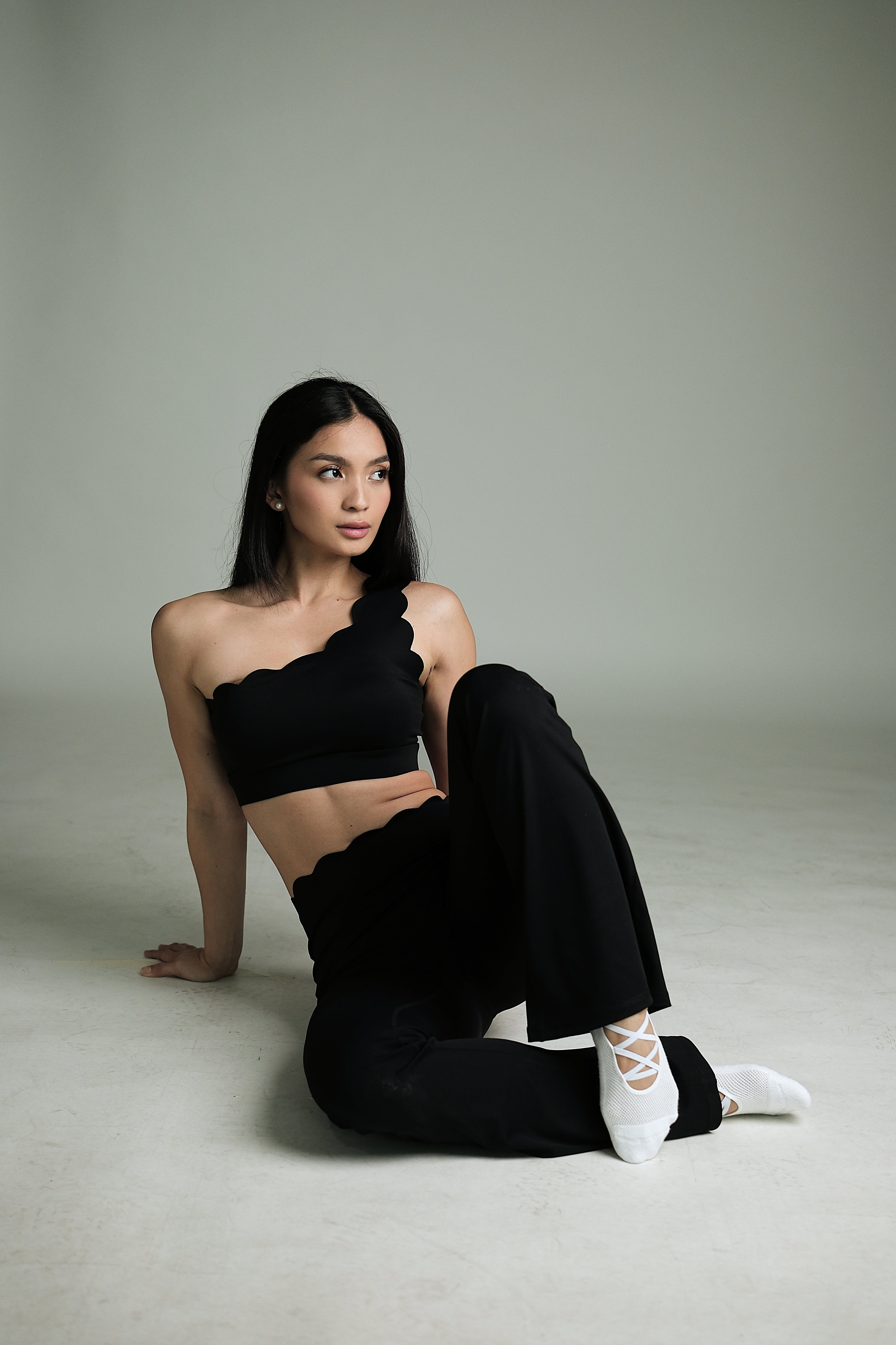 CORE LUXE FLARED PANTS CHARCOAL